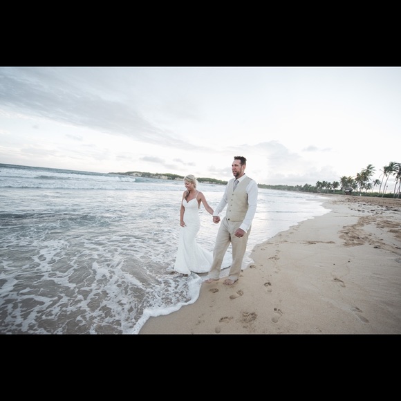Wedding dress - Picture 6 of 8